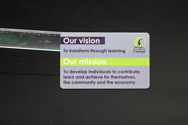 ‘水晶滴膠卡’的個性化的設計在市場贏得了廣泛的應用 ‘水晶滴膠卡’的個性化的設計在市場贏得了廣泛的應用