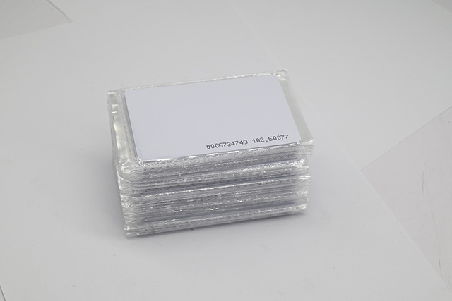 RFID系統主要由讀寫器、應答器和后臺計算機組成