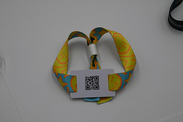 RFID鑰匙扣卡硅膠腕帶卡！