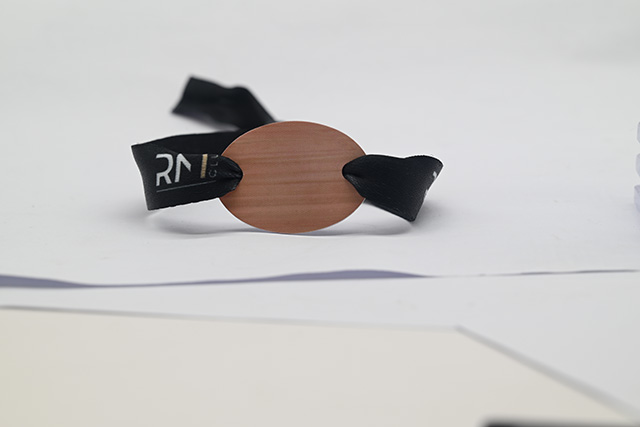 由于智能卡存儲(chǔ)能力強(qiáng),可以存儲(chǔ)電子現(xiàn)金等網(wǎng)絡(luò)貨幣 由于智能卡存儲(chǔ)能力強(qiáng),可以存儲(chǔ)電子現(xiàn)金等網(wǎng)絡(luò)貨幣